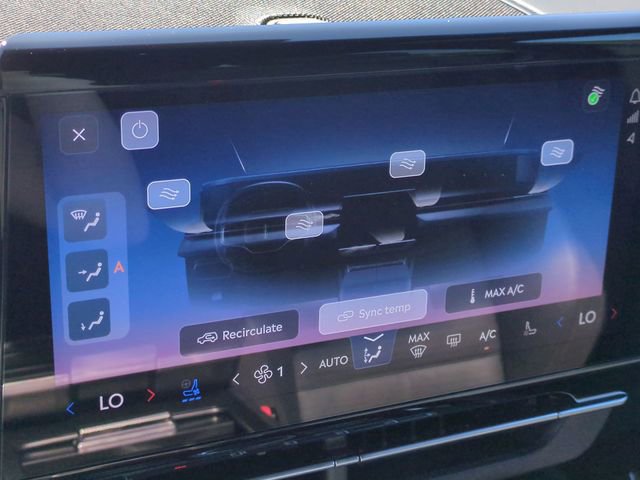 Used 2024 Lincoln Nautilus Reserve w/ Equipment Group 202A image 19