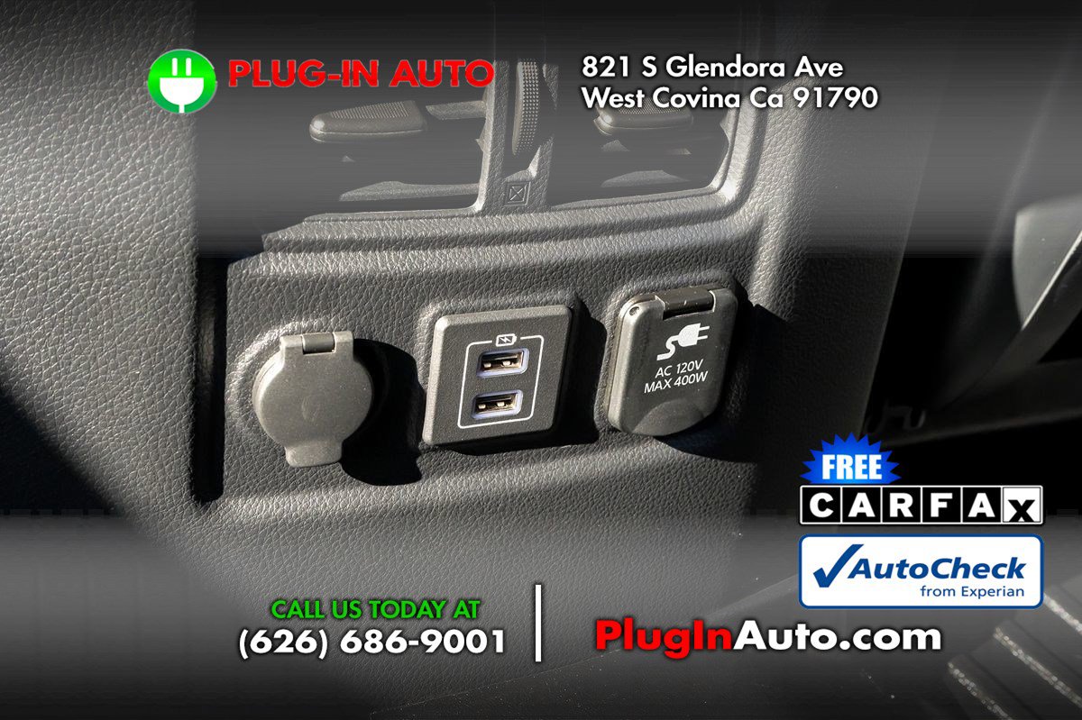 Used 2023 Nissan Titan SV w/ SV Convenience Package image 12