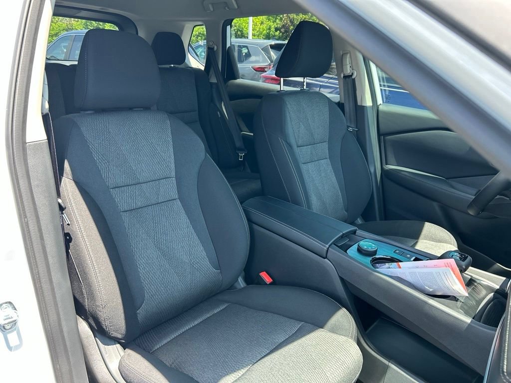 New 2026 Nissan Rogue SV AWD/4WD image 43