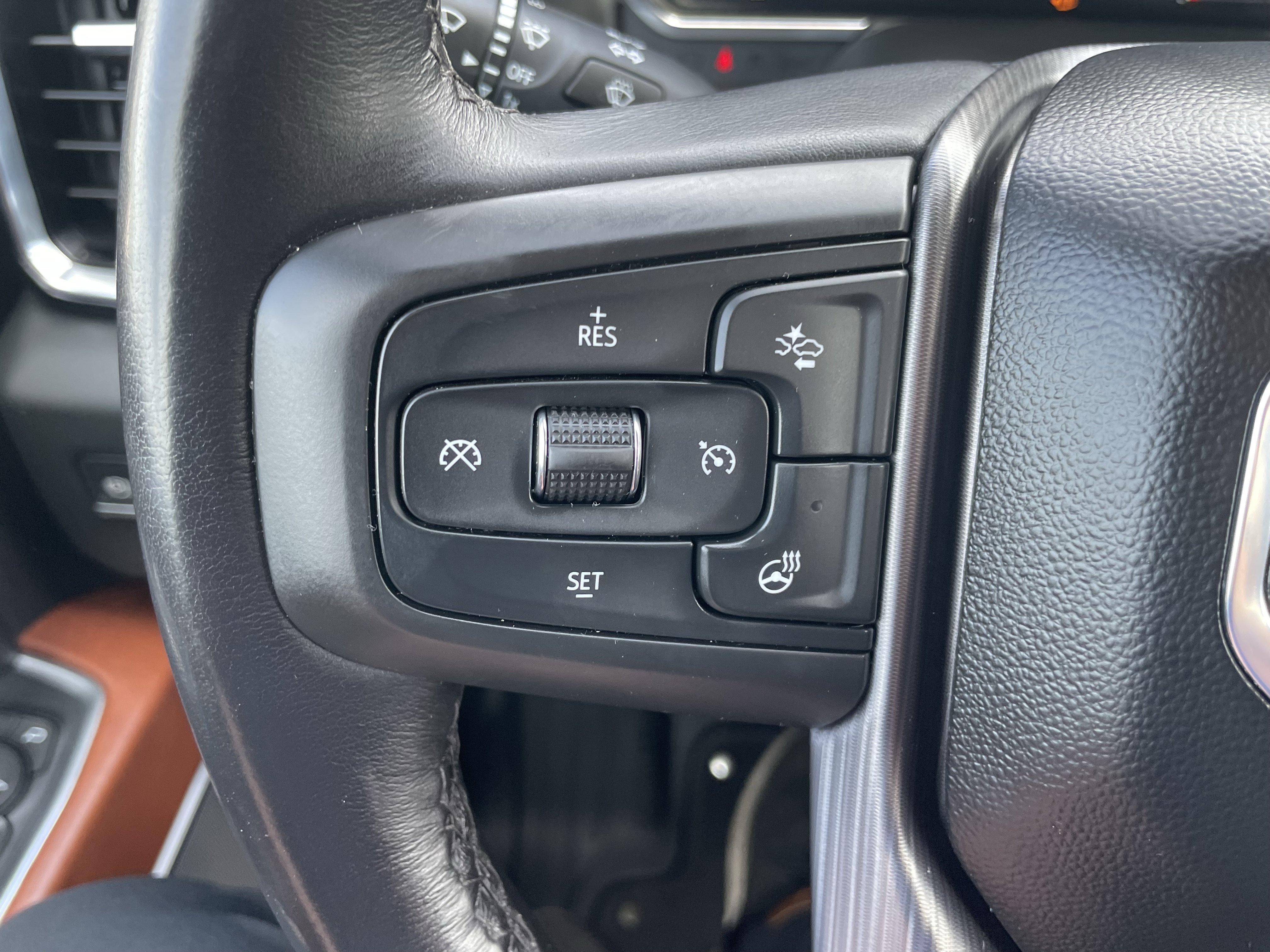 Used 2024 GMC Sierra 2500 Denali Ultimate AWD/4WD image 16