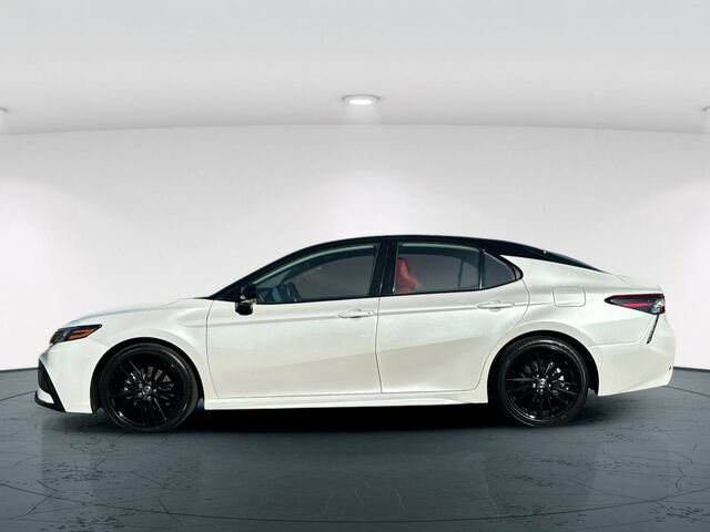 Used 2021 Toyota Camry XSE w/ Carpet Mat Package (TMS) FWD image 3