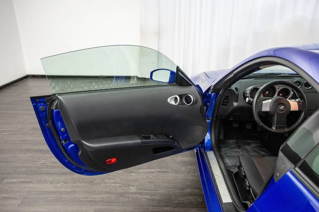 Used 2005 Nissan 350Z Coupe w/ (N93) Cargo Convenience Pkg RWD image 16