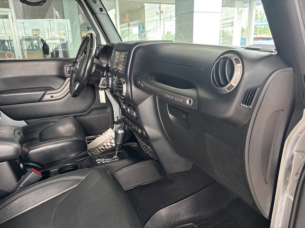 Used 2018 Jeep Wrangler Unlimited Sahara image 26