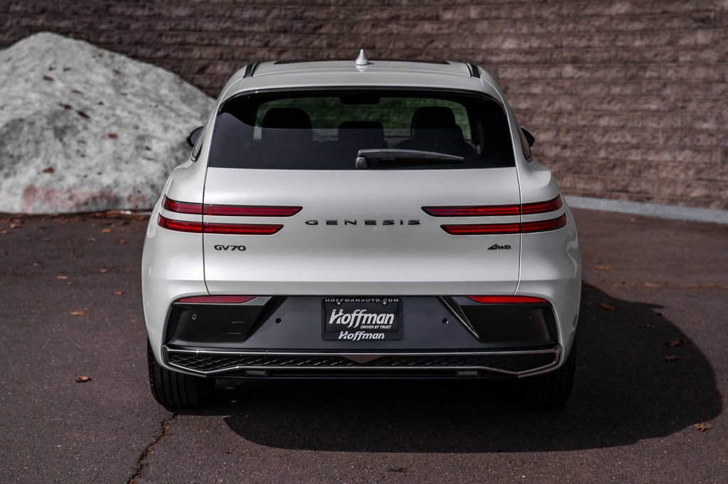 Used 2026 Genesis GV70 2.5T Advanced image 7
