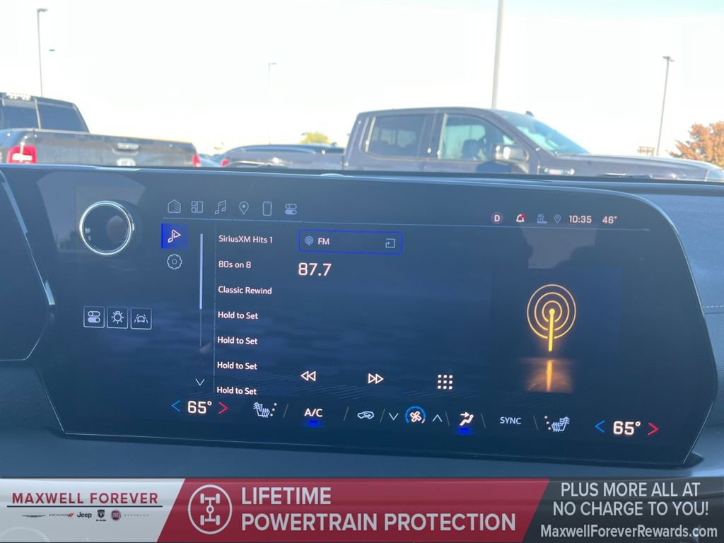 Used 2024 Chevrolet Traverse LT image 8