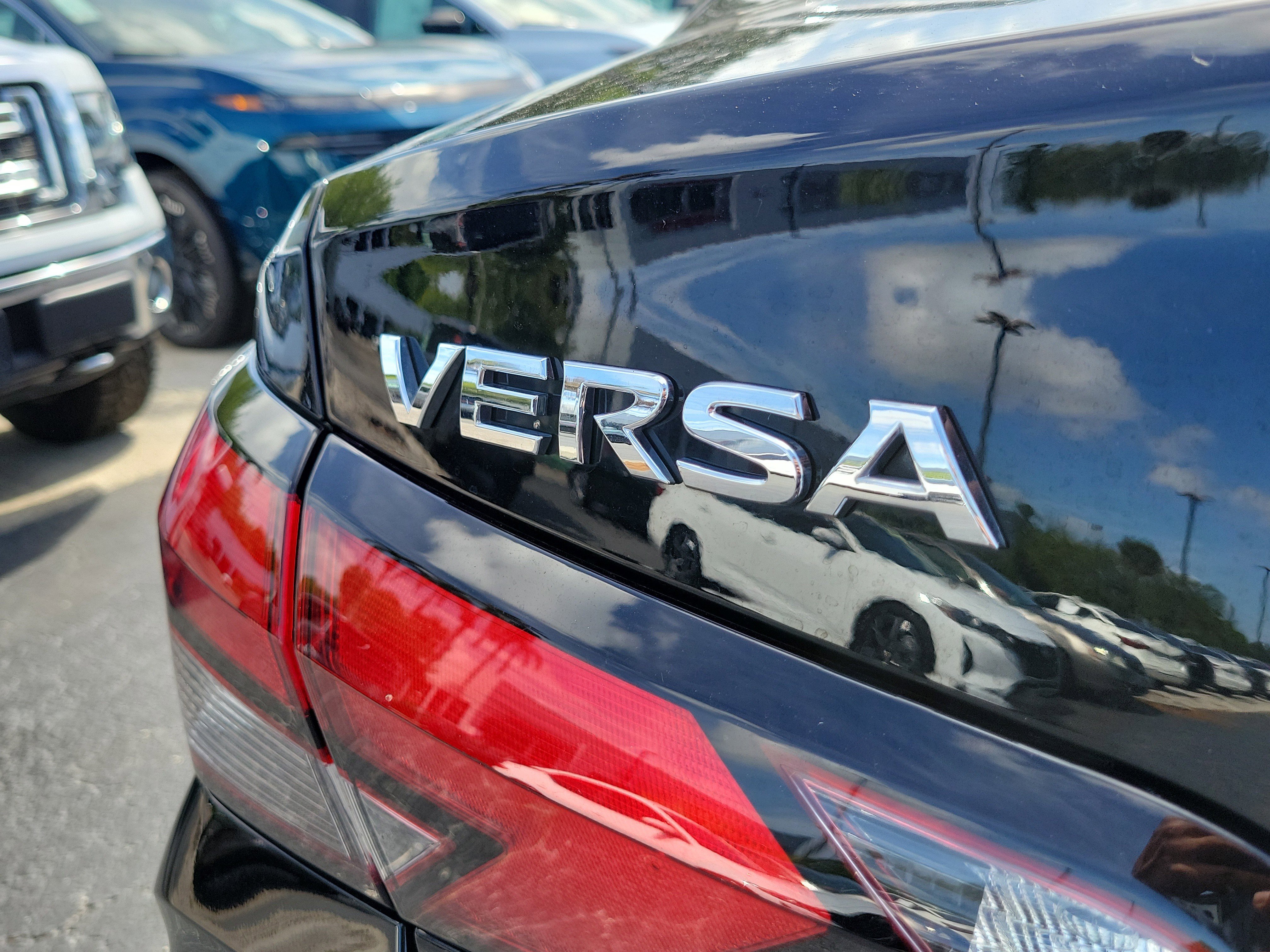 Certified 2025 Nissan Versa SV FWD image 8