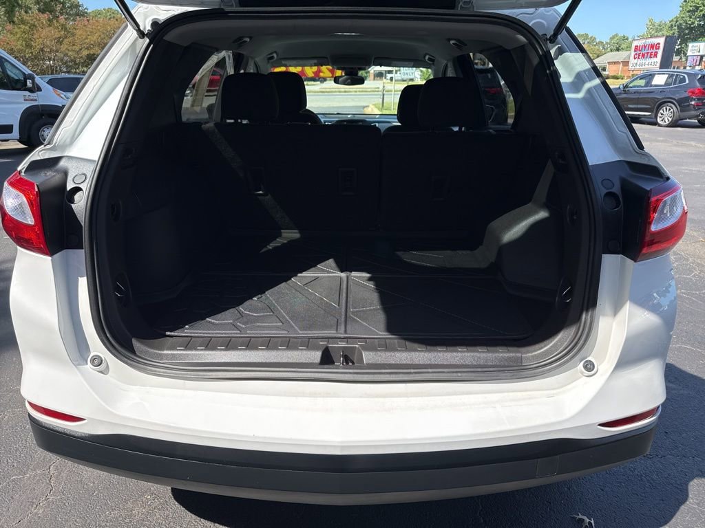 Used 2021 Chevrolet Equinox LS w/ LS Convenience Package image 4