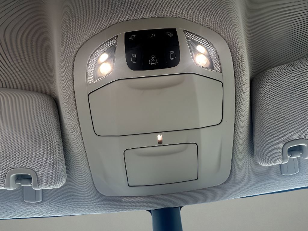 Used 2024 Chrysler Pacifica Select image 20