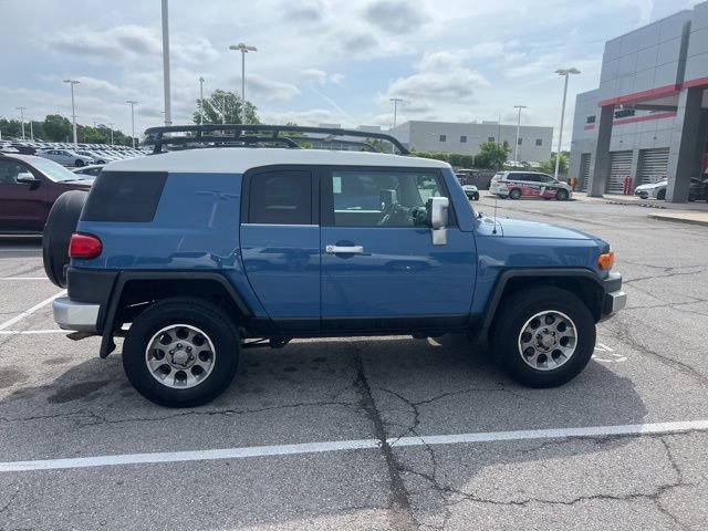 Used 2011 Toyota FJ Cruiser 4WD w/ Convenience Pkg image 3