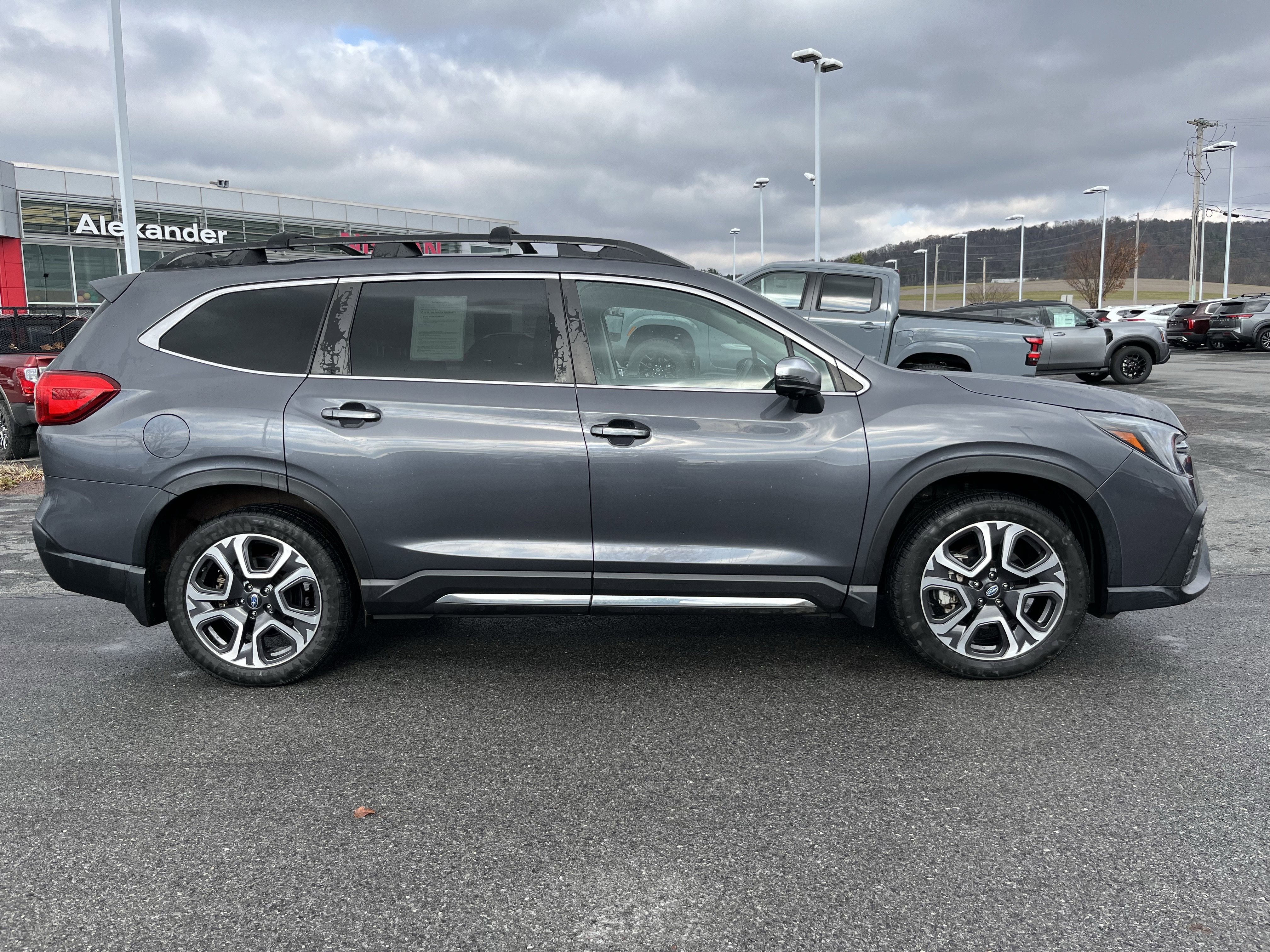 Used 2023 Subaru Ascent Limited w/ Technology Package image 2