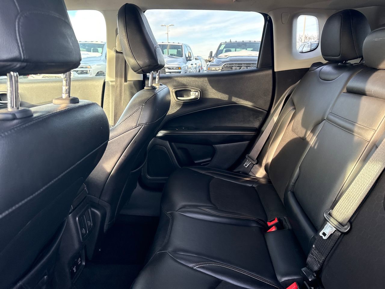 Used 2017 Jeep Compass Latitude w/ Popular Equipment Group image 14