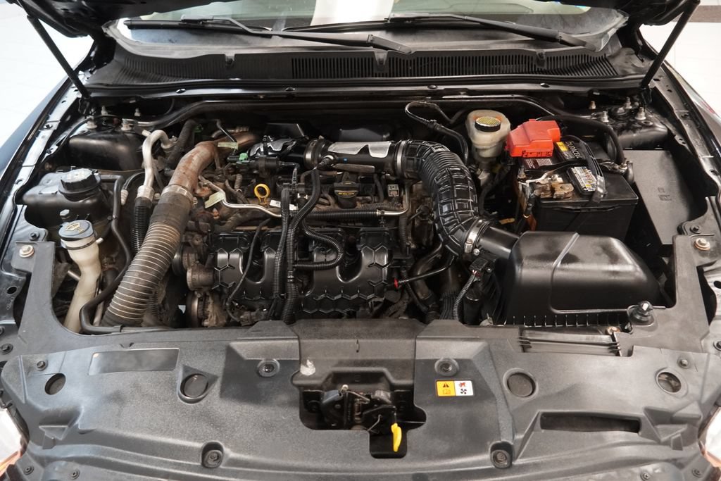 Used 2013 Ford Taurus SEL FWD image 37