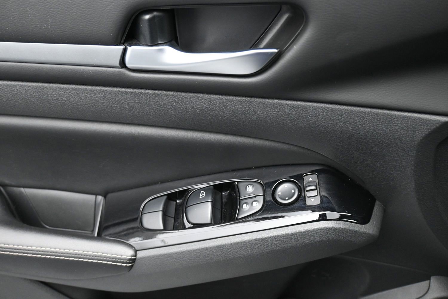 Used 2023 Nissan Altima 2.5 SV image 15