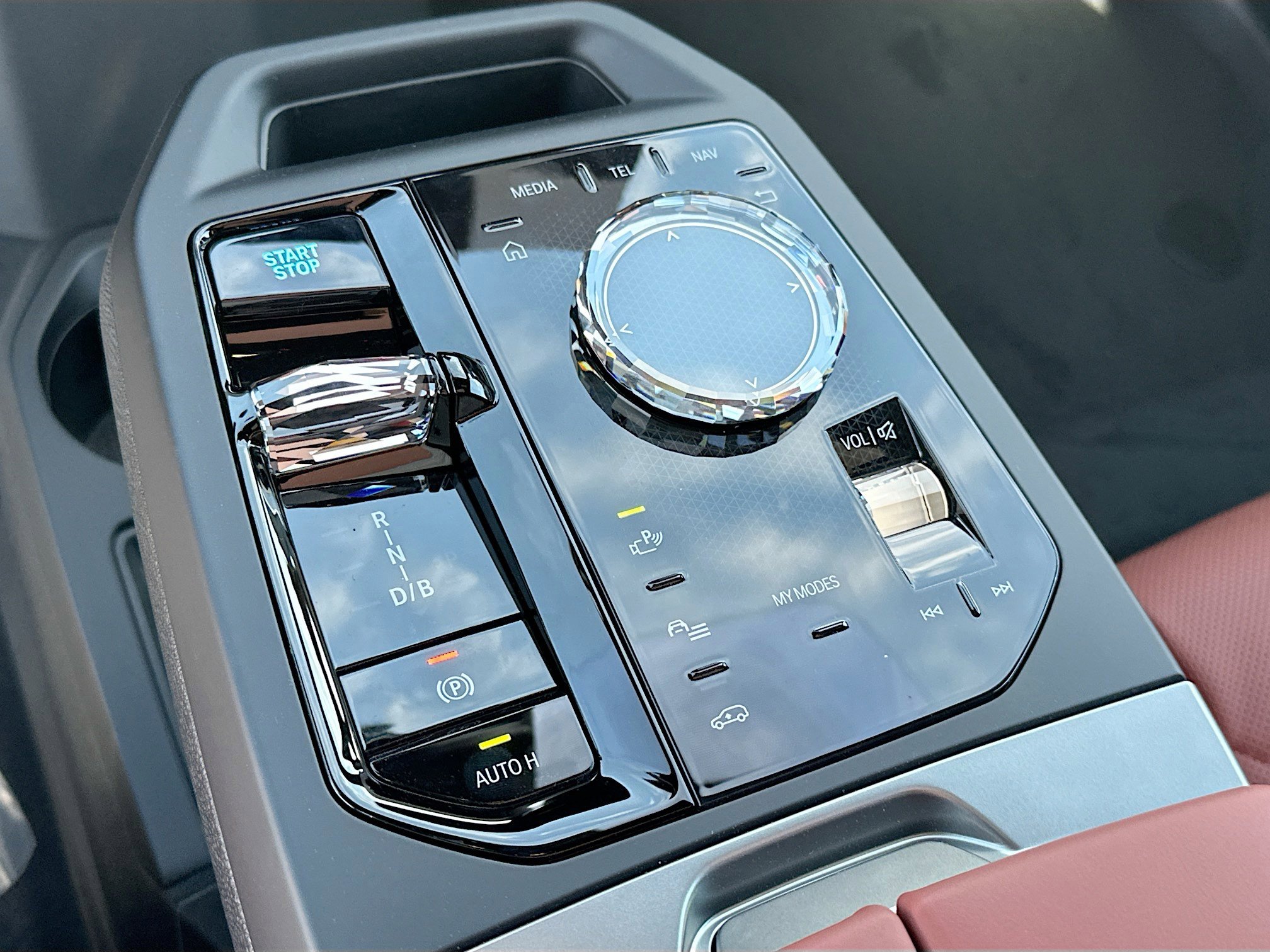 New 2026 BMW iX M70 w/ Executive Package image 14