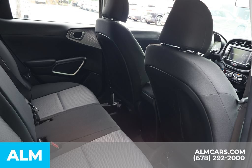 Used 2025 Kia Soul LX w/ LX Technology Package FWD image 22