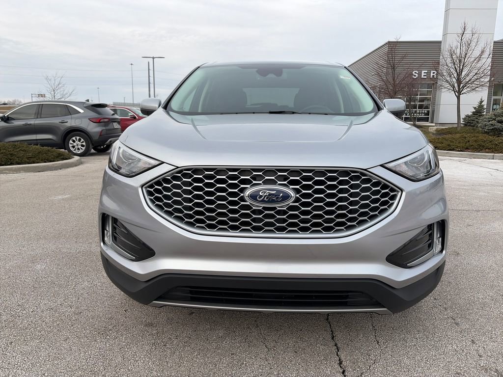 Used 2024 Ford Edge SEL w/ Convenience Package image 2