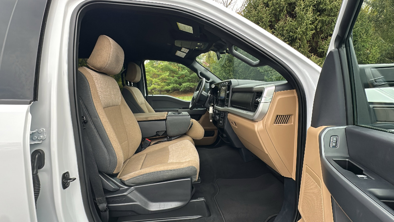 Used 2024 Ford F250 XLT image 26