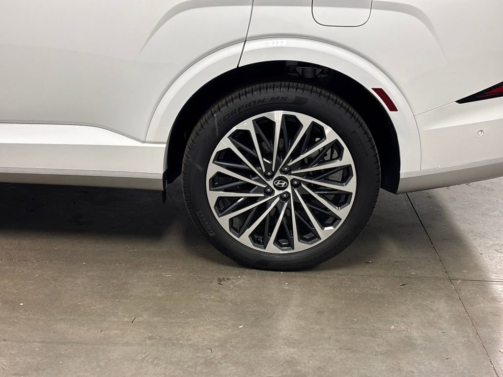 Used 2026 Hyundai Palisade Calligraphy image 12