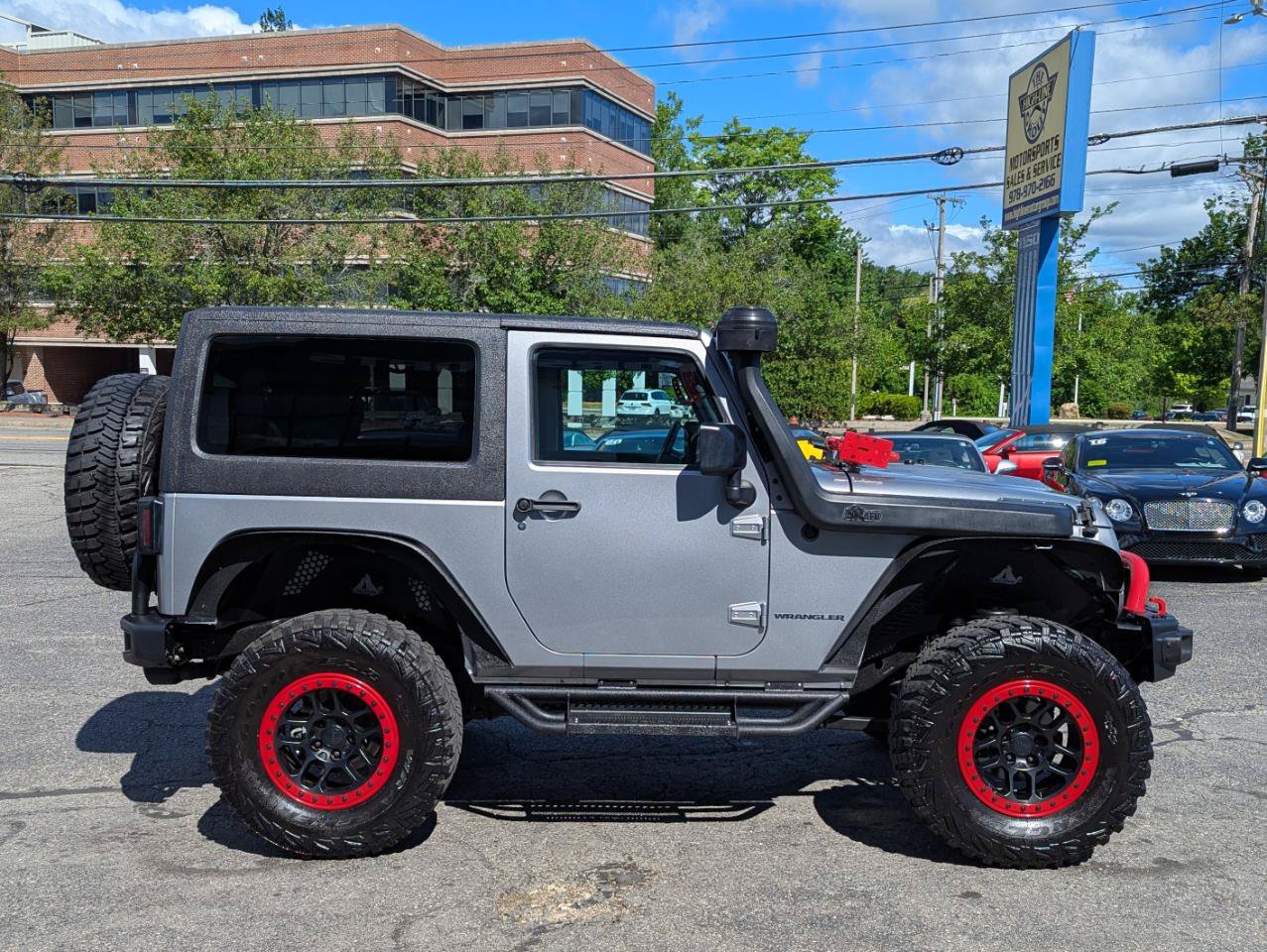Used 2017 Jeep Wrangler Rubicon AWD/4WD image 6
