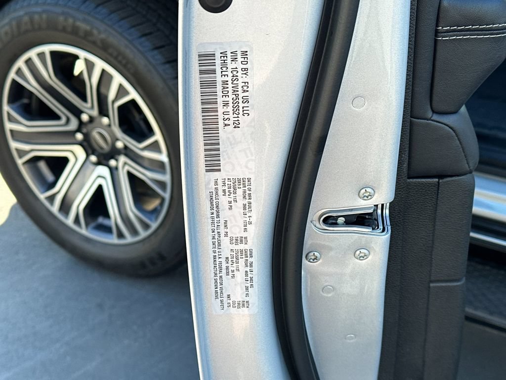 Used 2025 Jeep Wagoneer 4WD image 38