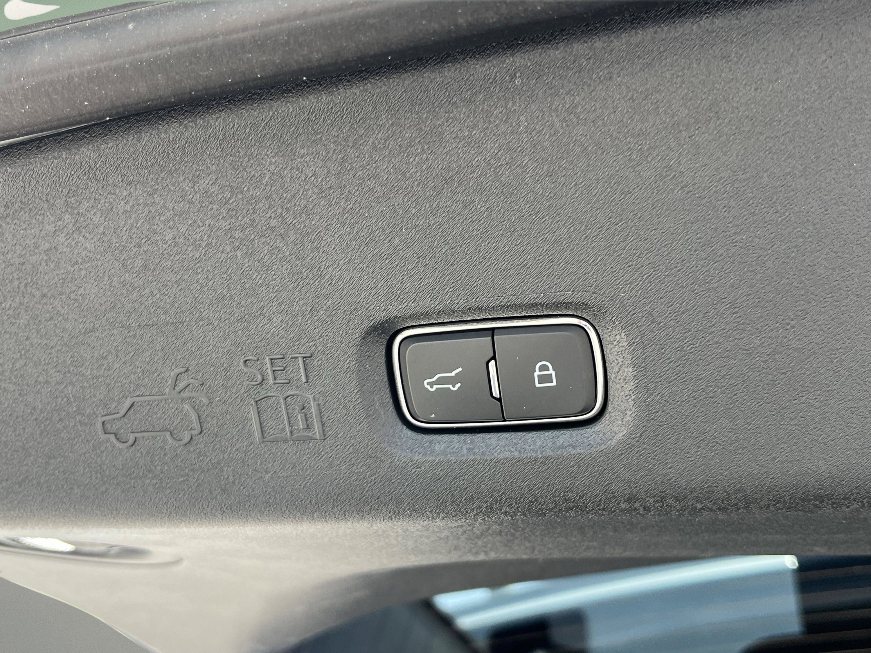 Used 2025 Ford Expedition Max Platinum AWD/4WD image 36