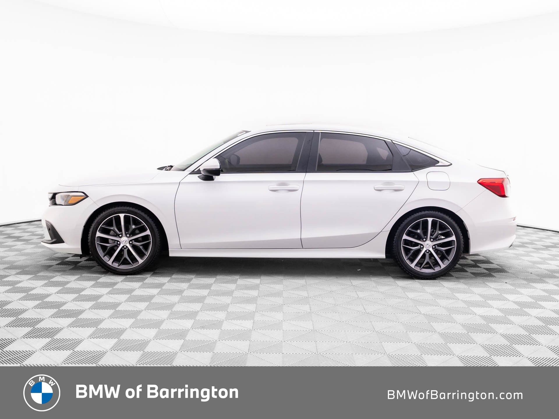 Used 2023 Honda Civic Touring image 2