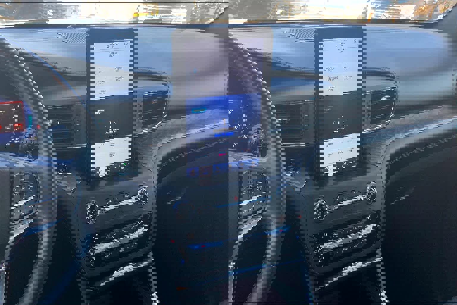 Used 2020 Ford Explorer Platinum w/ Premium Technology Package image 6