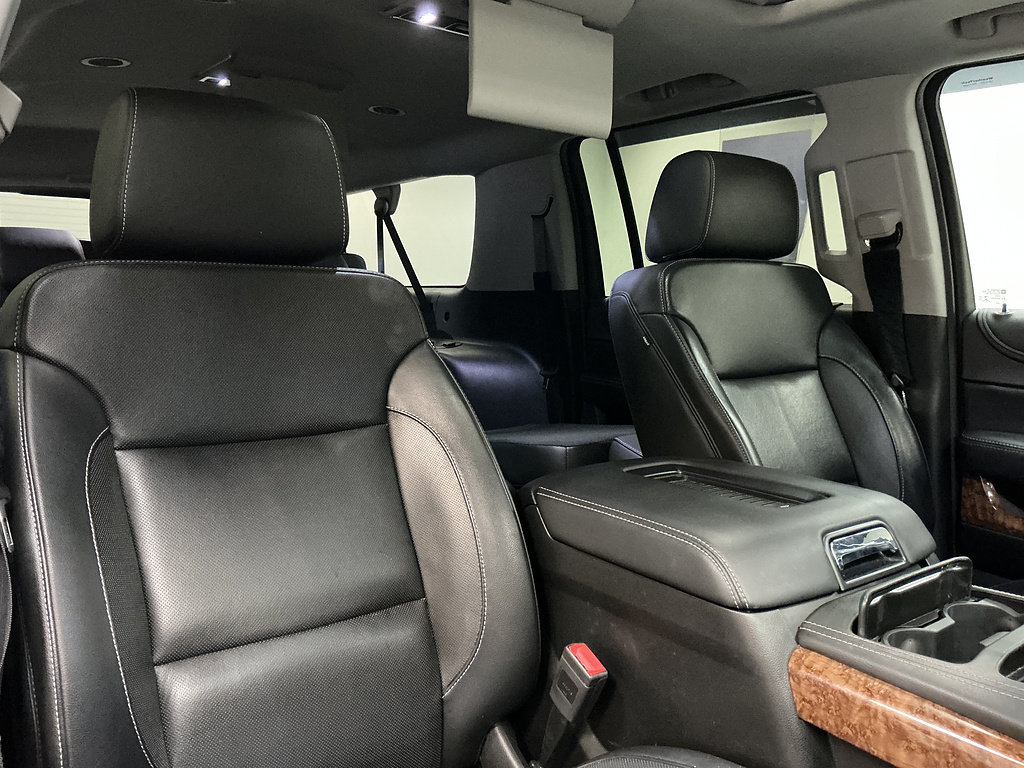 Used 2018 Chevrolet Suburban Premier AWD/4WD image 44