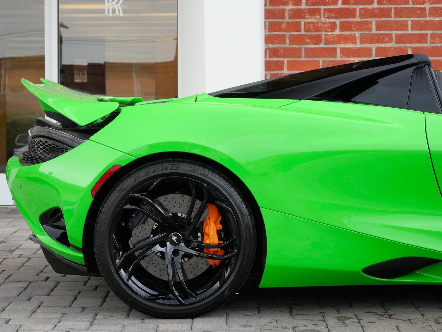 Used 2024 McLaren 750S Spider RWD image 22