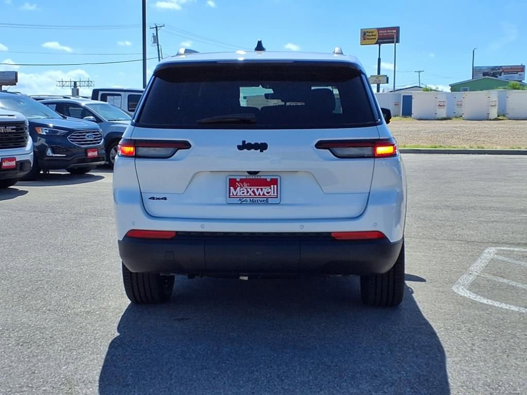 New 2025 Jeep Grand Cherokee L Altitude image 5