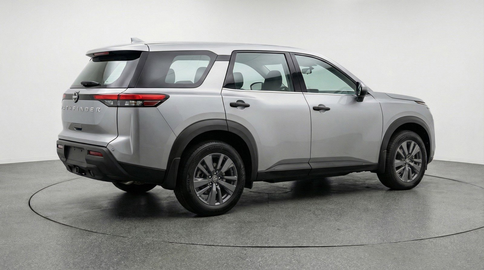 Used 2025 Nissan Pathfinder SV image 9