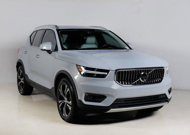Used 2021 Volvo XC40 T5 Inscription w/ Advanced Package image 1