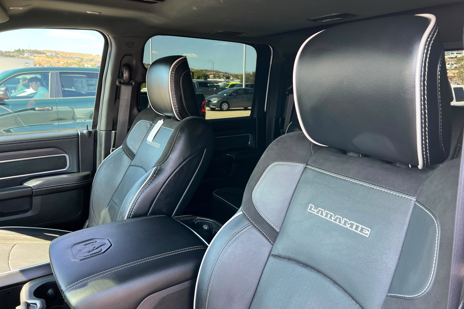 Used 2025 RAM 3500 Laramie AWD/4WD image 16