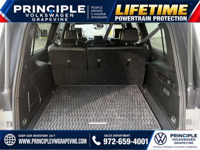 Used 2024 Jeep Wagoneer L Series II w/ Flexible Seating Group AWD/4WD image 26