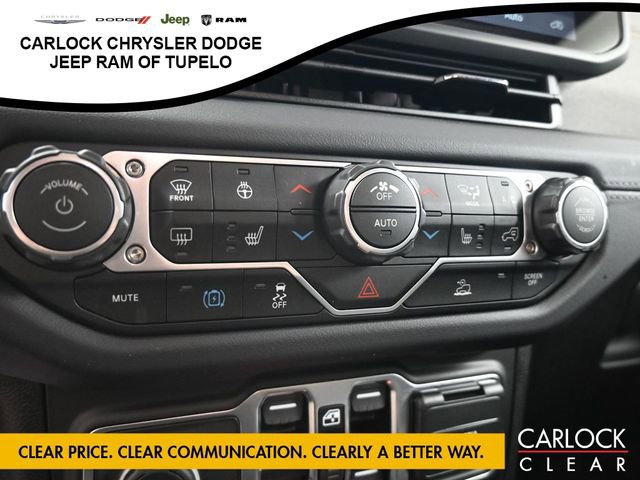 Used 2025 Jeep Wrangler Sahara image 21