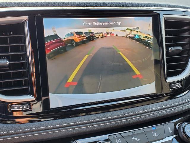 Used 2027 Chrysler Pacifica Select AWD/4WD image 14