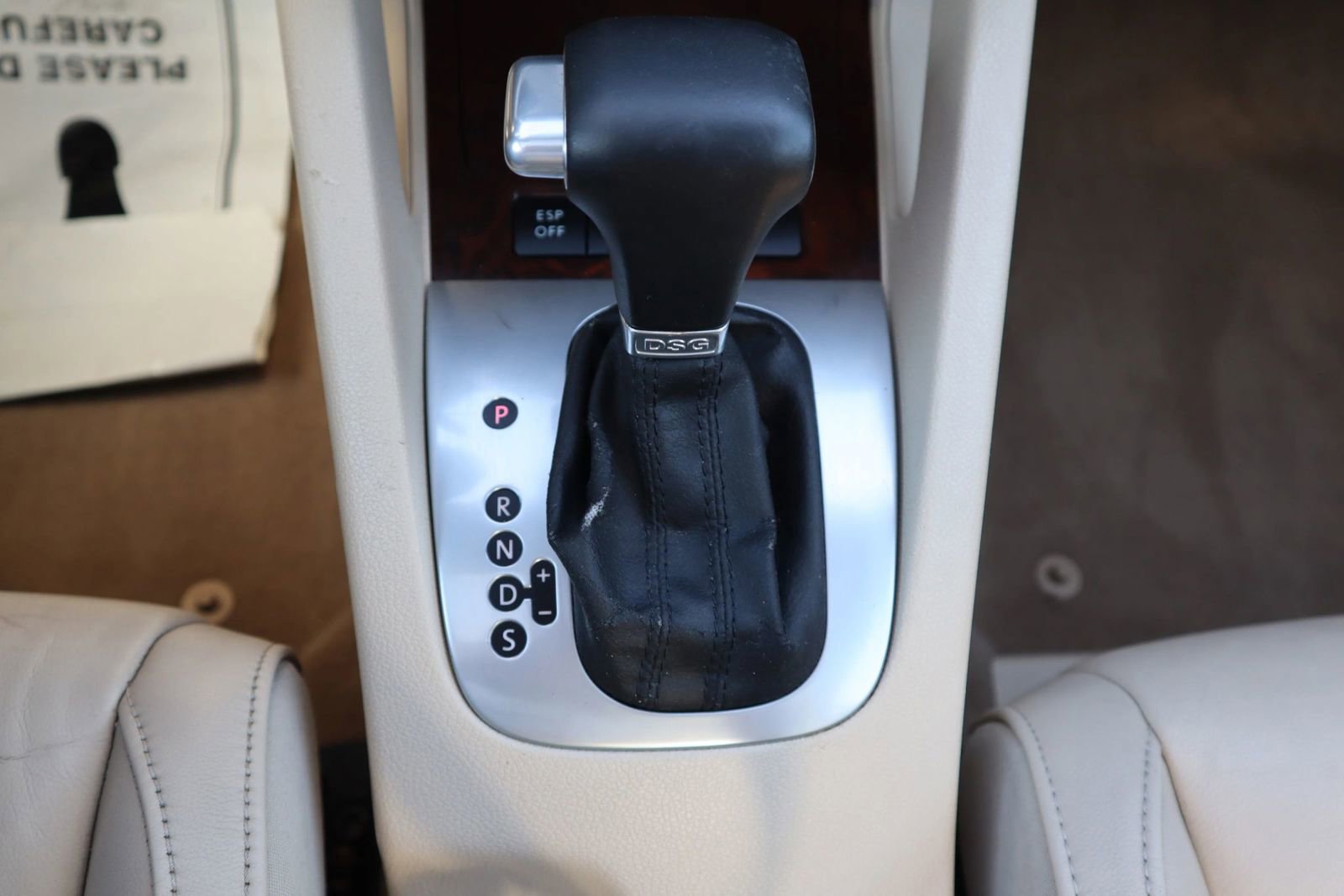 Used 2008 Volkswagen Eos Lux FWD image 18