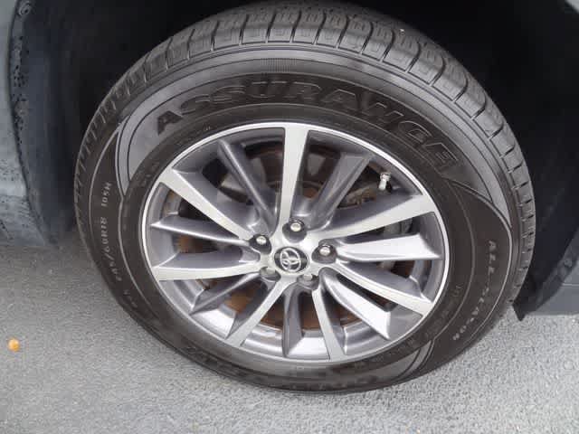 Used 2019 Toyota Highlander XLE FWD image 13