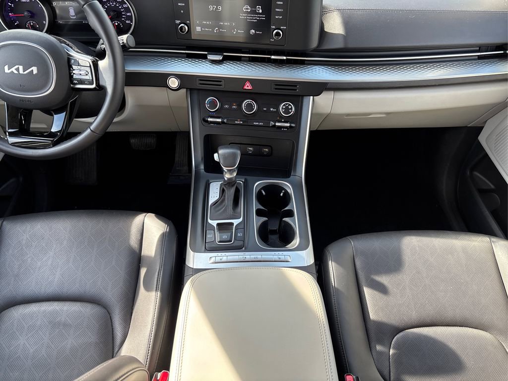 Certified 2023 Kia Carnival LX image 19