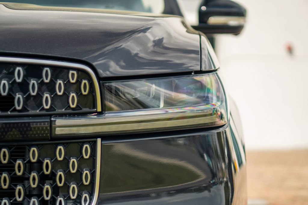 Used 2025 Lincoln Navigator L Reserve image 10