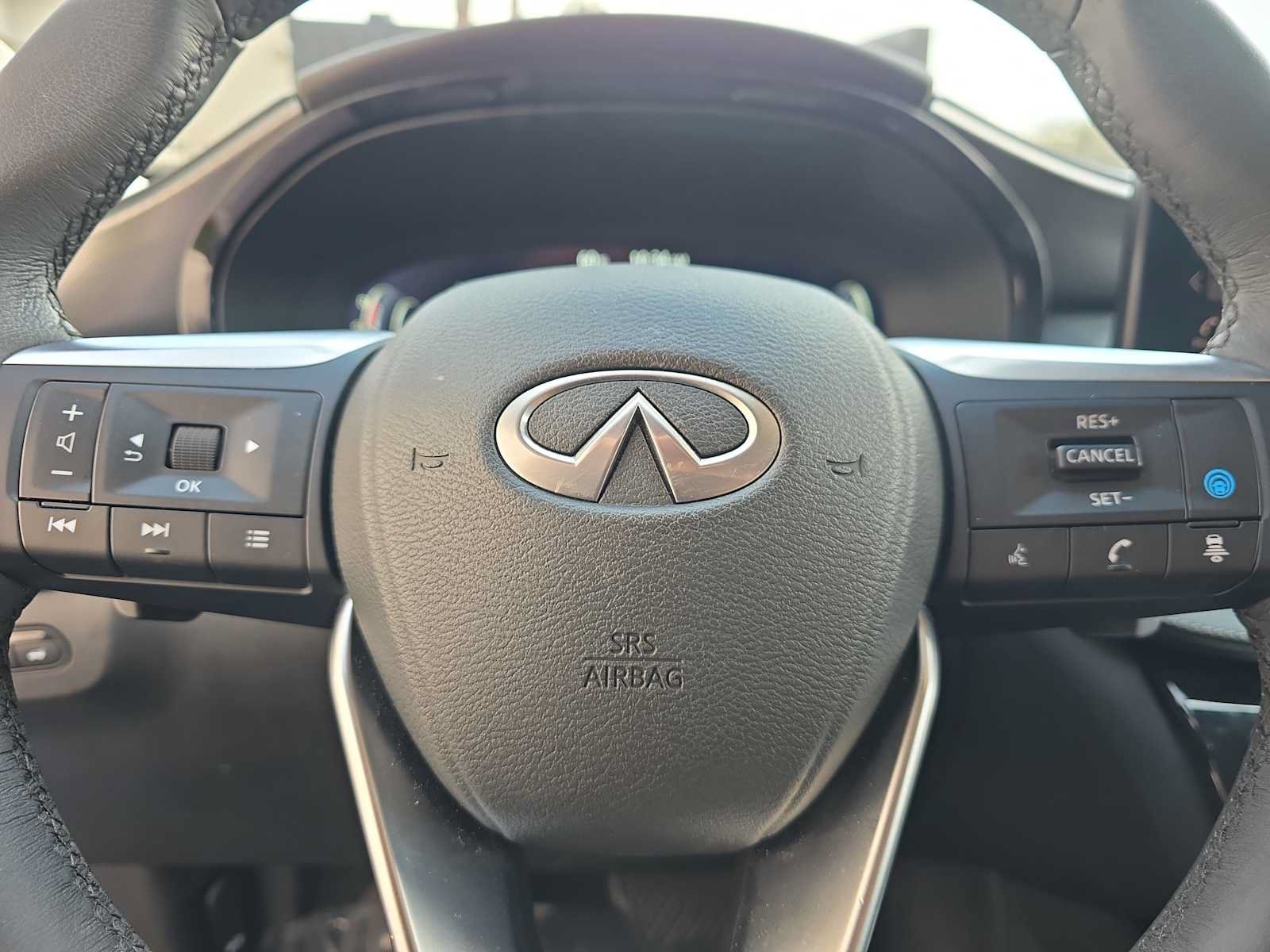 Used 2025 INFINITI QX60 Luxe FWD image 22