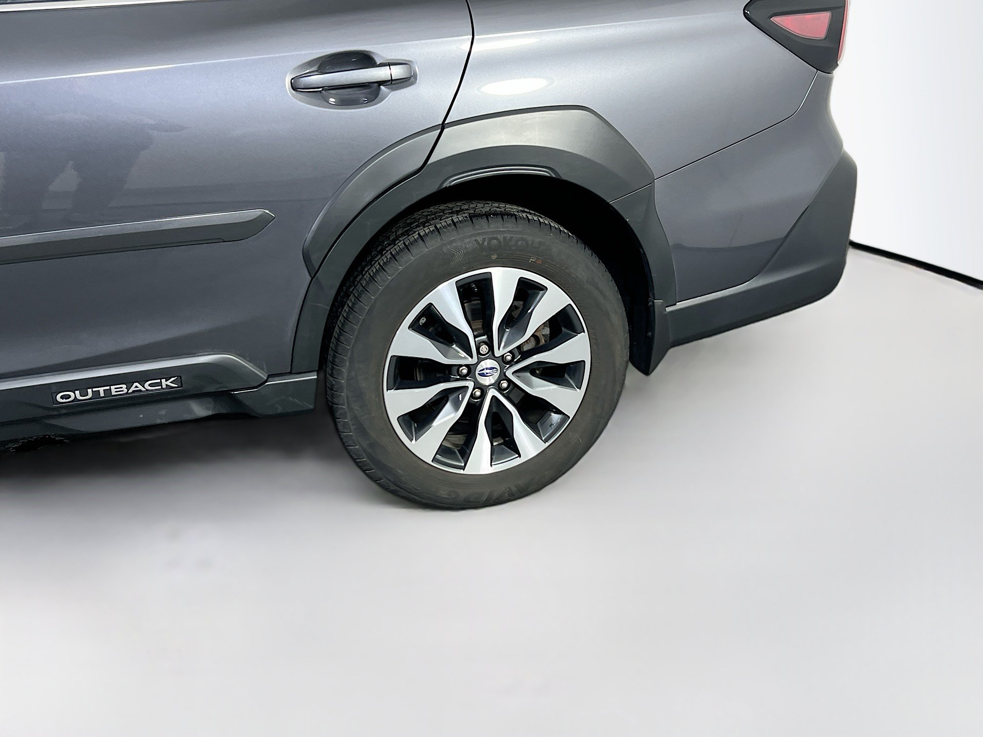 Used 2023 Subaru Outback Limited AWD/4WD image 31