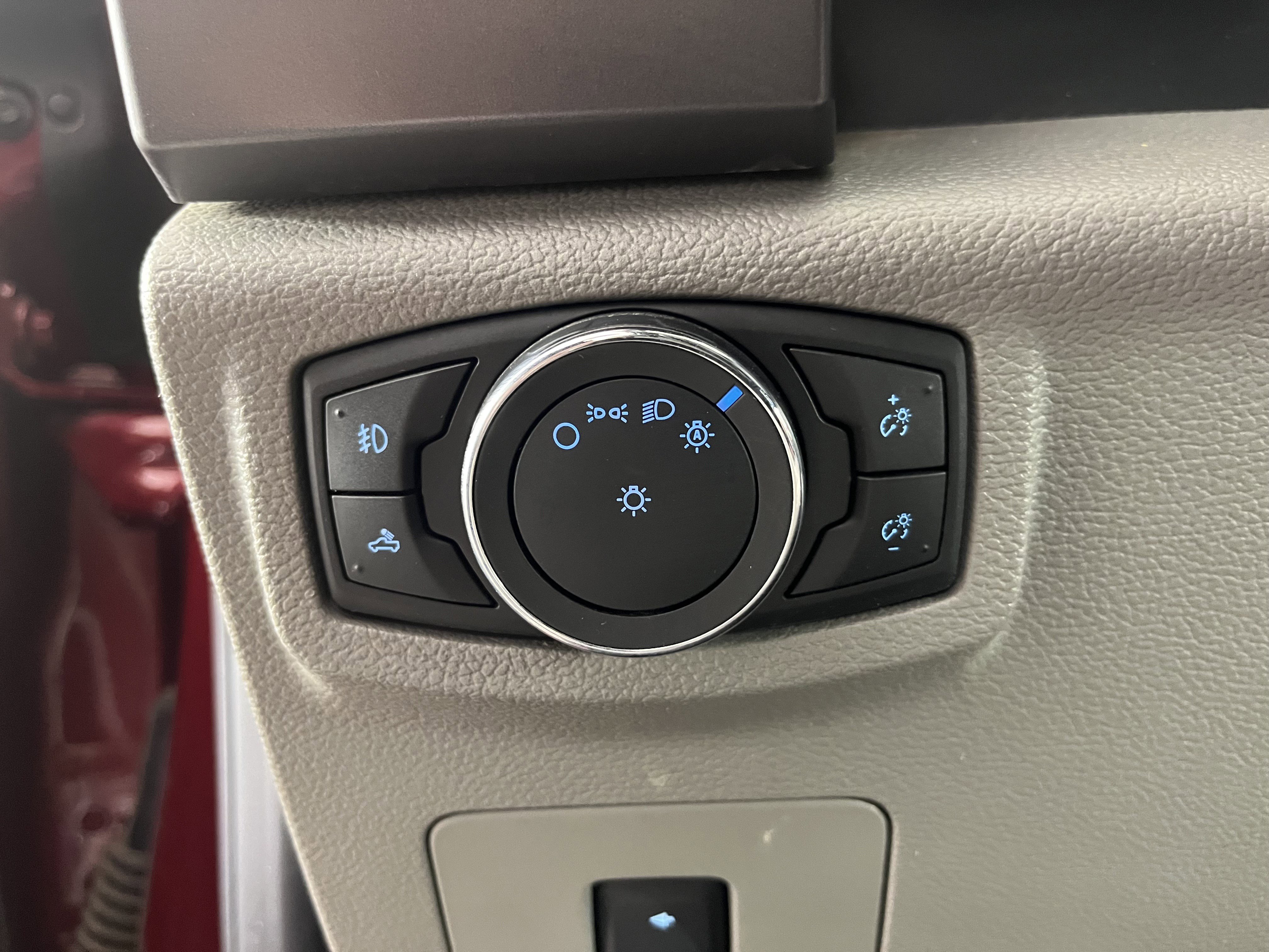 Used 2015 Ford F150 XLT w/ Equipment Group 302A Luxury image 20