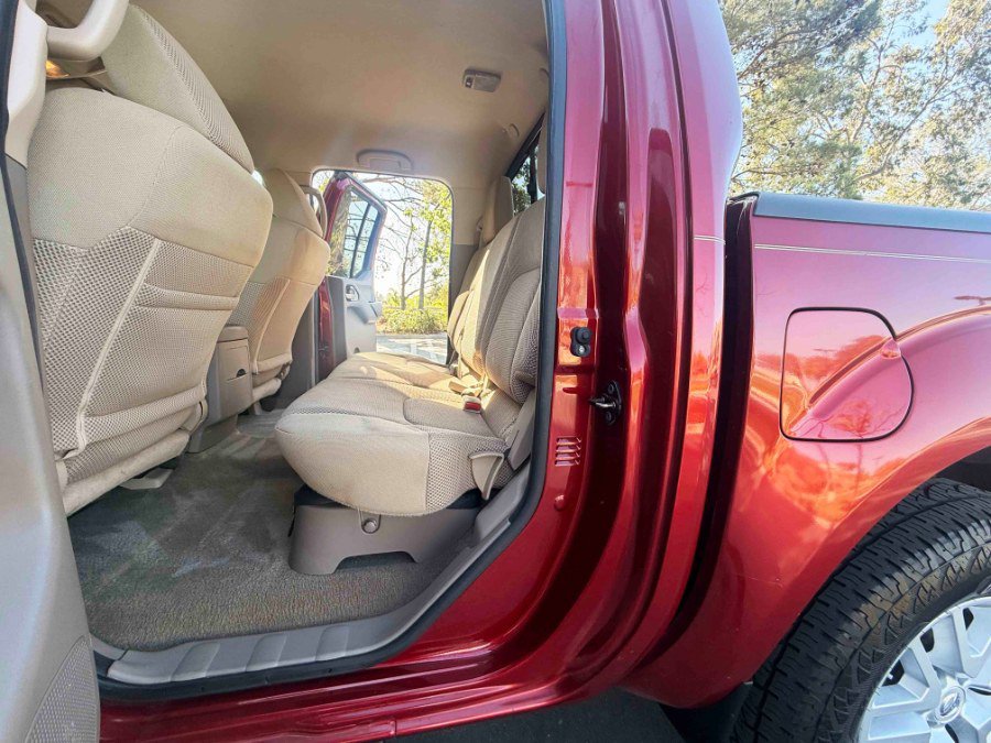 Used 2015 Nissan Frontier SV w/ SV Value Truck Package image 31