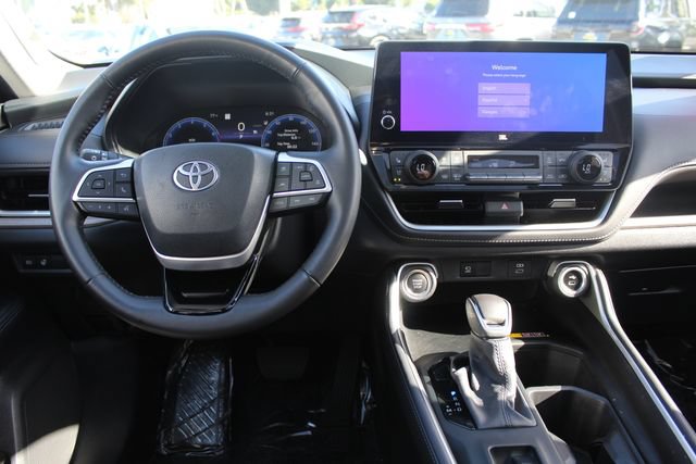 Certified 2025 Toyota Grand Highlander AWD image 49