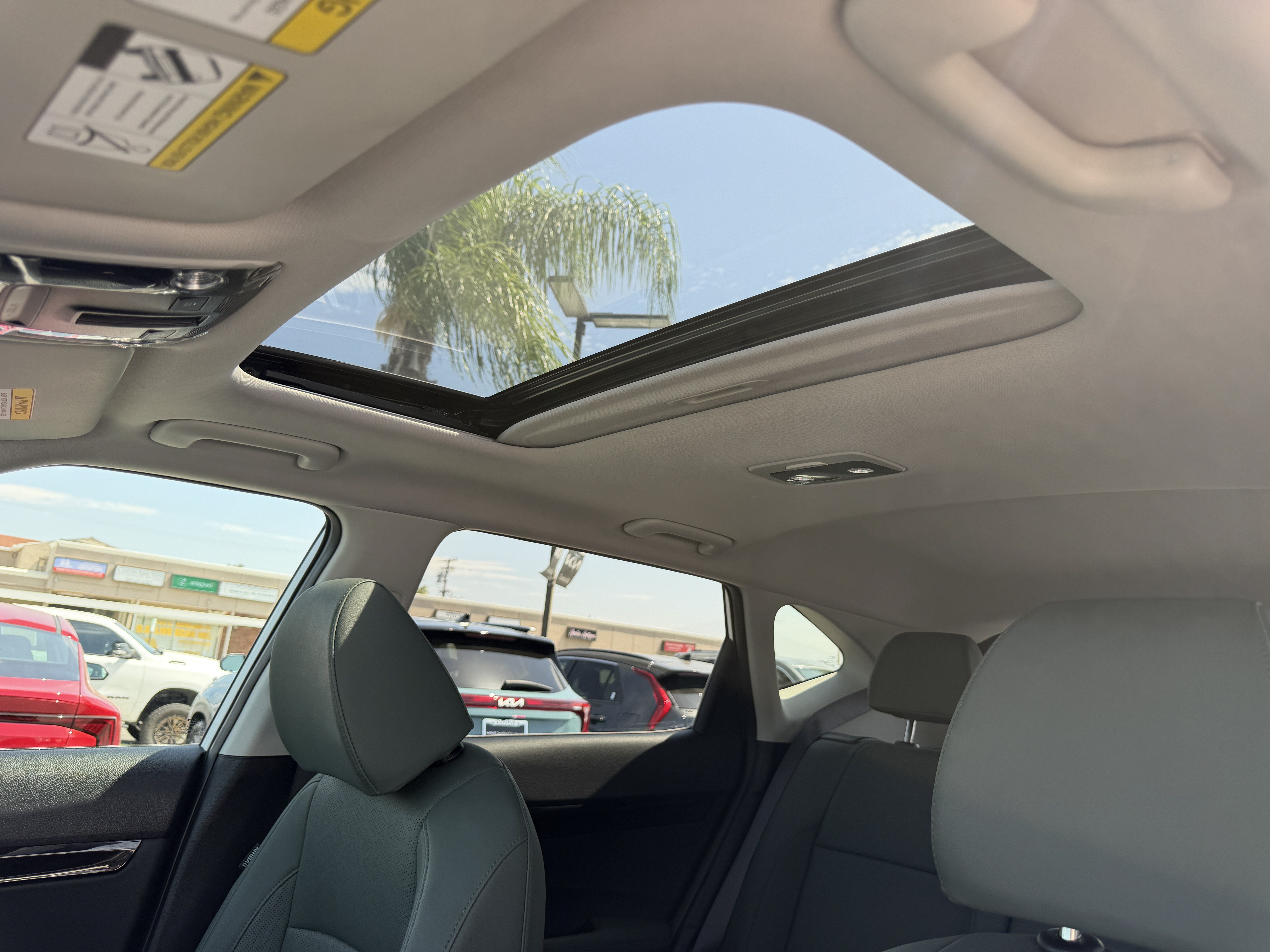 Certified 2024 Kia Seltos SX w/ SX Sunroof Package AWD/4WD image 18