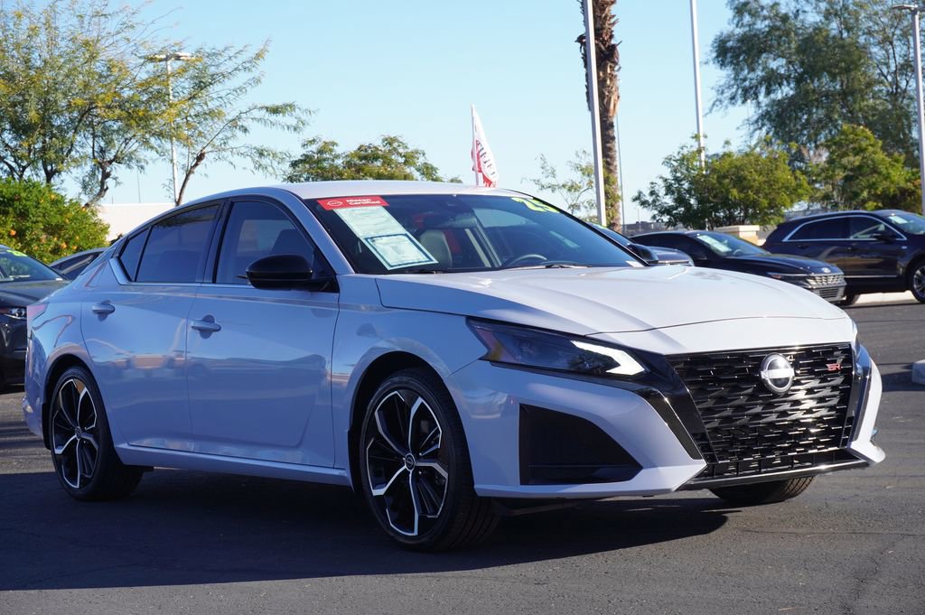 Certified 2025 Nissan Altima 2.5 SR image 4