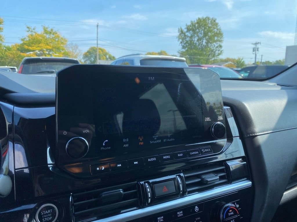 Used 2022 Nissan Pathfinder SL w/ SL Black Package image 25