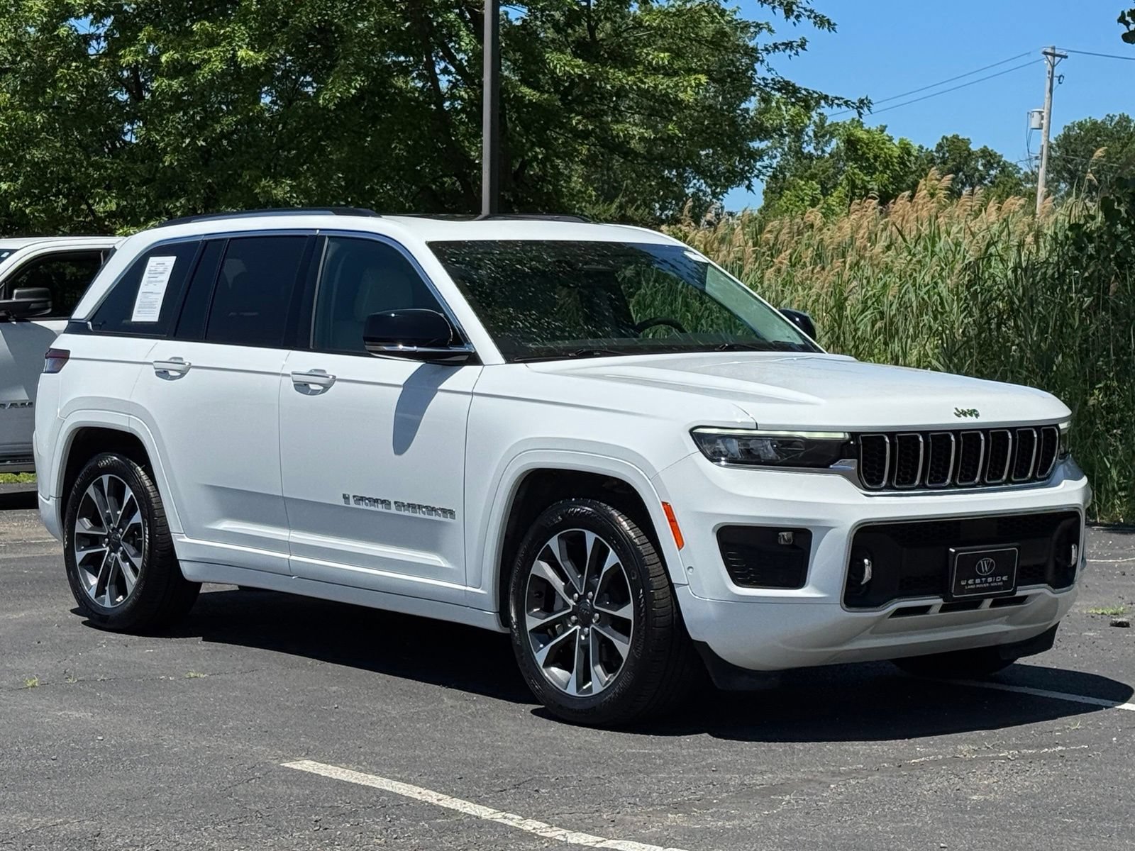 Used 2023 Jeep Grand Cherokee Overland AWD/4WD image 60