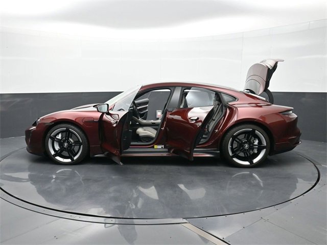 Used 2021 Porsche Taycan Turbo w/ Sportdesign Package image 30